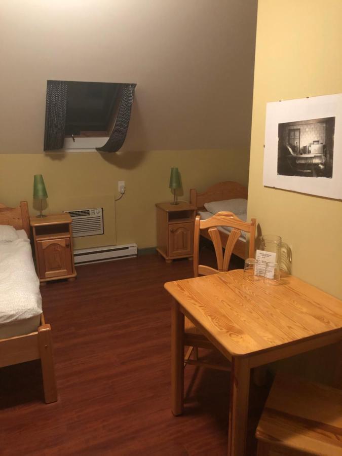 Crowsnest Vineyards Guesthouse Keremeos Exterior foto