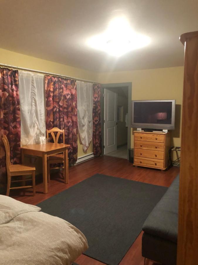 Crowsnest Vineyards Guesthouse Keremeos Exterior foto