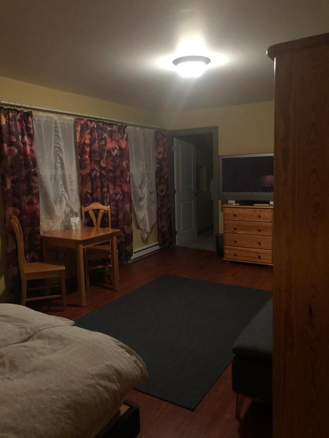 Crowsnest Vineyards Guesthouse Keremeos Exterior foto