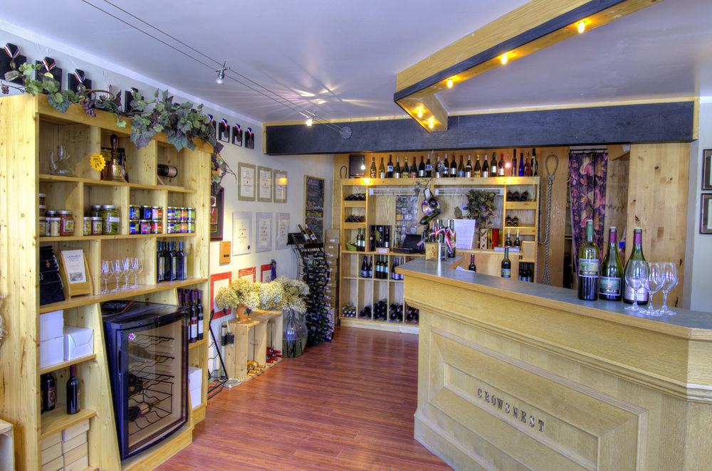 Crowsnest Vineyards Guesthouse Keremeos Exterior foto